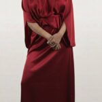 חליפת סאטן ג'ני אדום יין